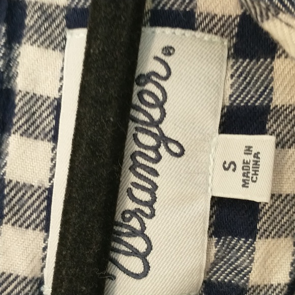 Wrangler blue white checkered flannel button front shirt - Picture 3 of 5